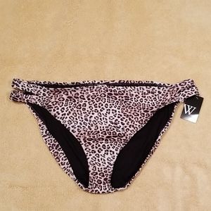 W Swim Leopard Print Swimsuit Bottoms in Size 3X